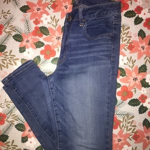 Medium wash American eagle jeans